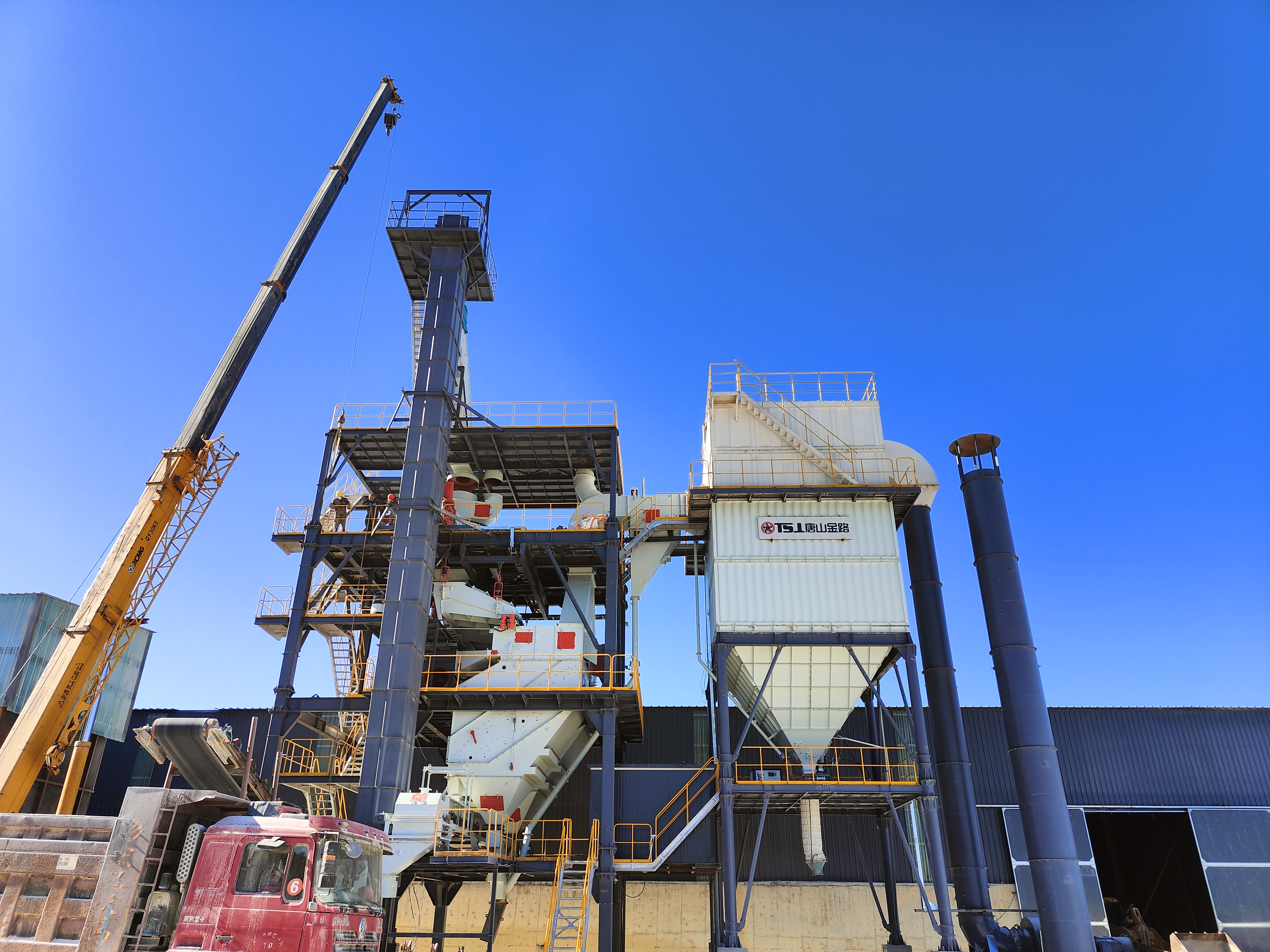 告別粉塵污水！干法制砂樓引領(lǐng)行業(yè)綠色轉(zhuǎn)型